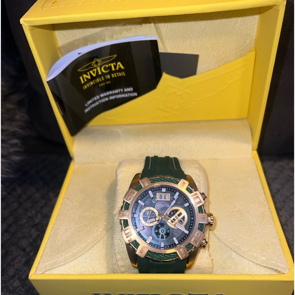 Invicta Bolt Watch 30301 (authentic)